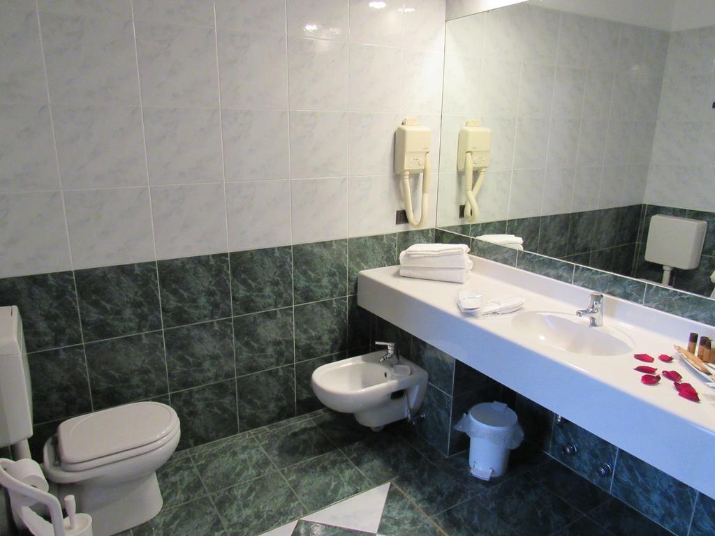 Green Hotel Settimo Torinese Exterior foto